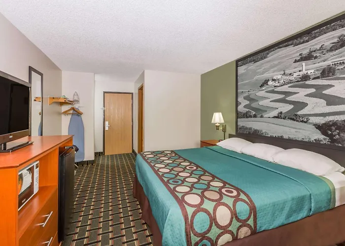 Super 8 By Wyndham Osceola Ia