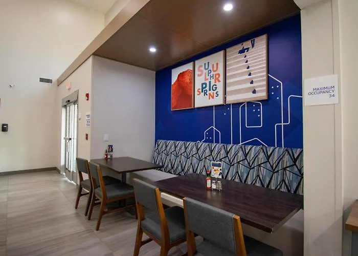 Holiday Inn Express & Suites Sulphur Springs By Ihg