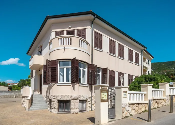 Apartment & Rooms Three Angels Baška