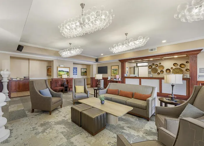 Best Western Plus Butterfield Inn Hays