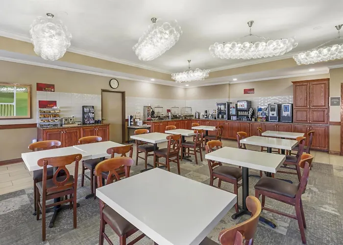 Best Western Plus Butterfield Inn Hays