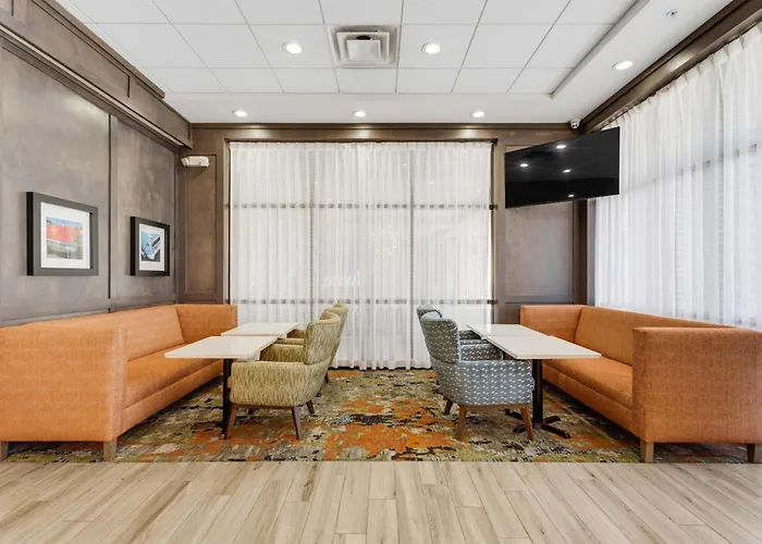 Hampton Inn By Hilton Detroit Dearborn, Mi