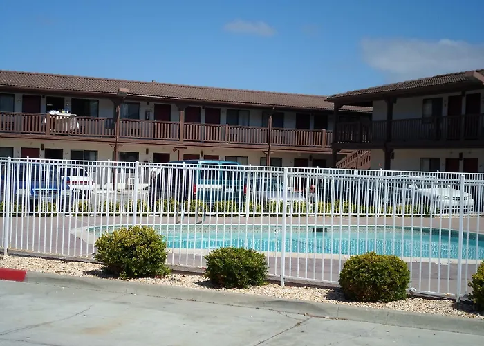 Ez 8 Motel Newark