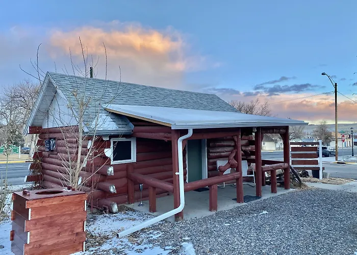 Roundtop Mountain Vista - Cabins And Motel Thermopolis