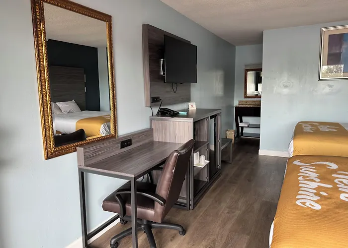 Red Carpet Inn & Suites - Danville