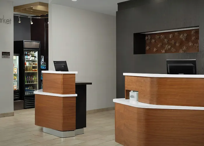 Courtyard By Marriott Salisbury Hotel