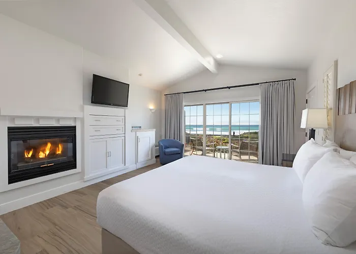 Cambria Landing Inn And Suites