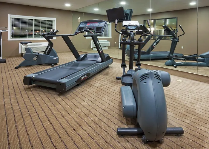 Holiday Inn Express Devils Lake By Ihg