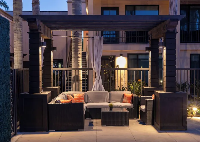 The Cove Hotel Long Beach
