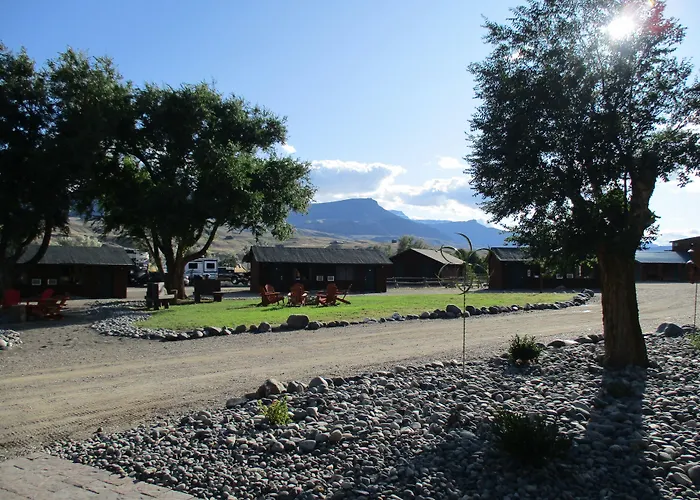Yellowstone Valley Inn Wapiti