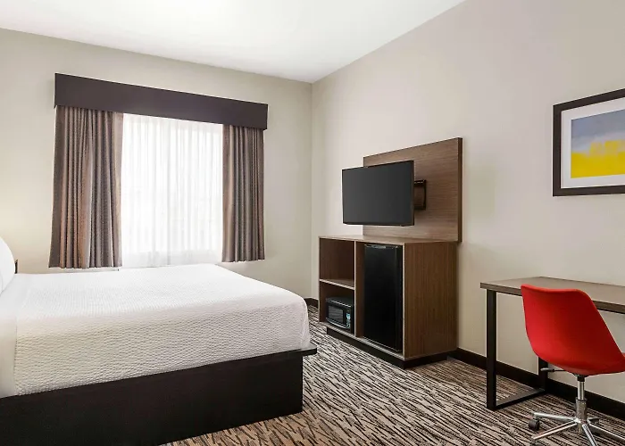 Ramada By Wyndham Marina Hotel