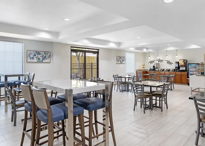 Best Western Plus Executive Hotel & Suites Sulphur