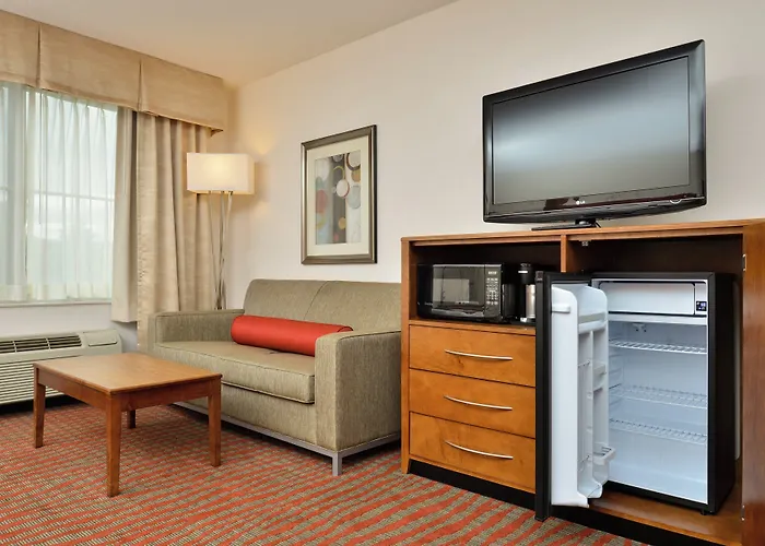 Holiday Inn Express Boston-Milford By Ihg