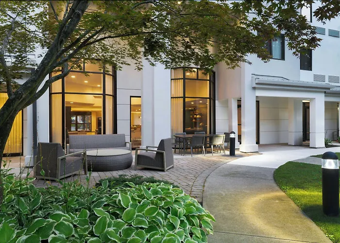 Courtyard By Marriott Danbury Hotel