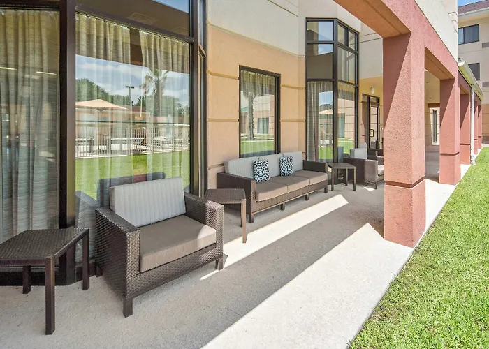 Courtyard By Marriott Bryan College Station Hotel