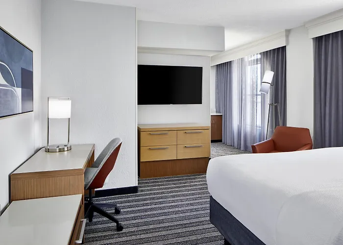 Courtyard By Marriott Nashville Downtown