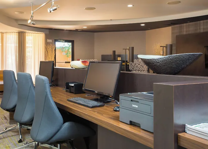 Courtyard By Marriott Boston Westborough Hotel