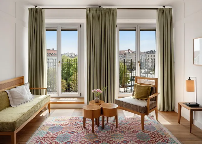 Louis Hotel