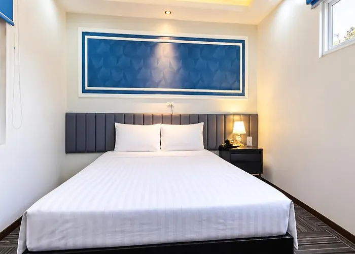 Holiday Suites Hotel & Spa