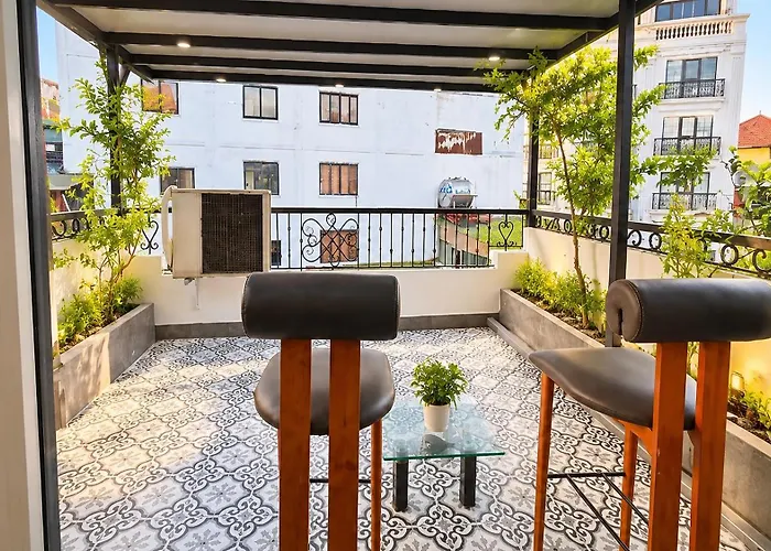 Holiday Suites Hotel & Spa