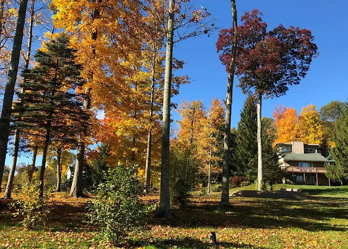 Spruce Hill Inn & Cottages Mansfield