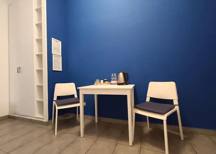 Adriatic Room 50 m dalla stazione Ferroviaria di Ciampino e dalla navetta aeroportuale