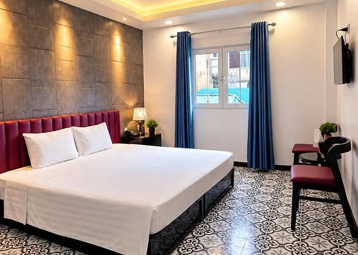 Holiday Suites Hotel & Spa
