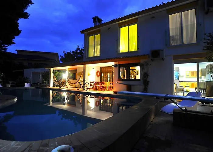 Carcavelos Surf House