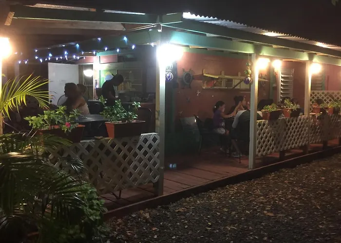 Naniqui Cottage - Only Adults -Parking Golf Car Only-No Electric Bikes