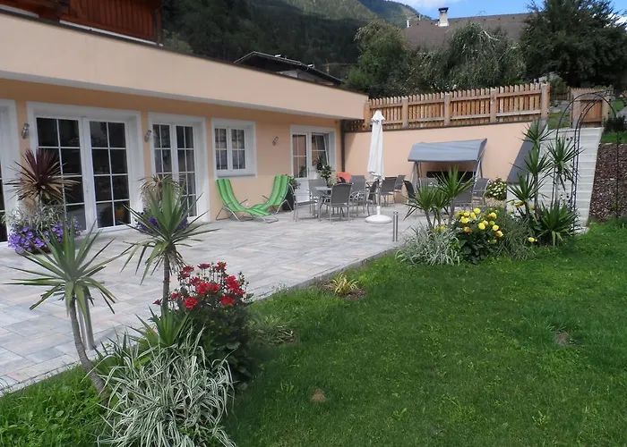 Hotels in Flattach