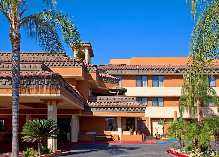 Hotel Xola Trademark Collection By Wyndham Moreno Valley