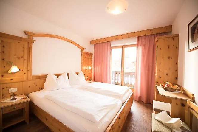 Mahlknechthuette Seiseralm Alpe Di Siusi