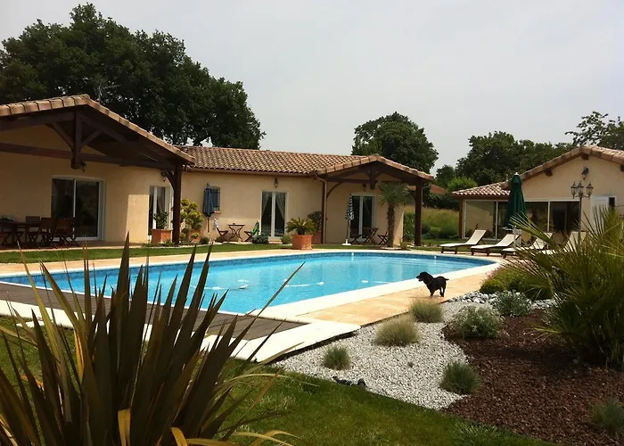 LE CLOS CASTEL -Chambre d'hôtes - Gîte équipé Casteljaloux