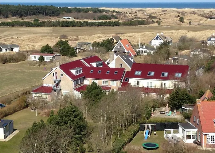 Hotel Bos En Duinzicht Nes 