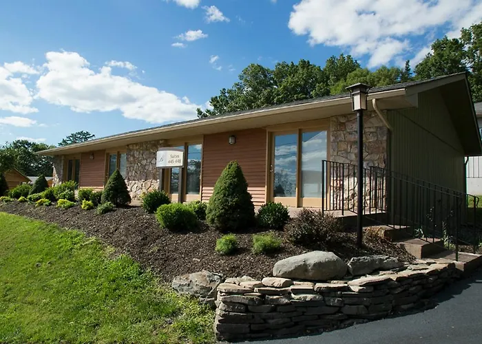 Bushkill Inn & Conference Center