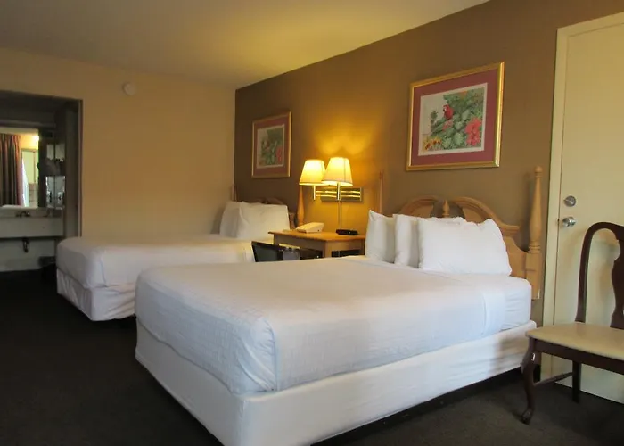 Roomba Inn & Suites At Old Town Kissimmee