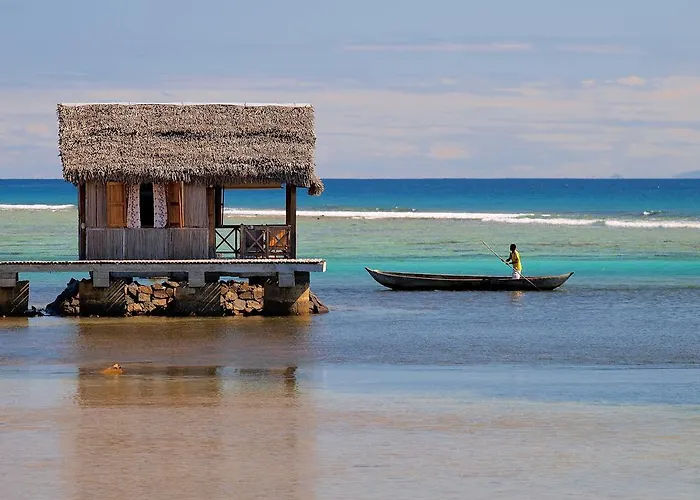Lakana Hotel