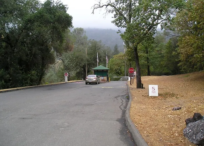 Russian River Camping Resort One-Bedroom Cabin 2