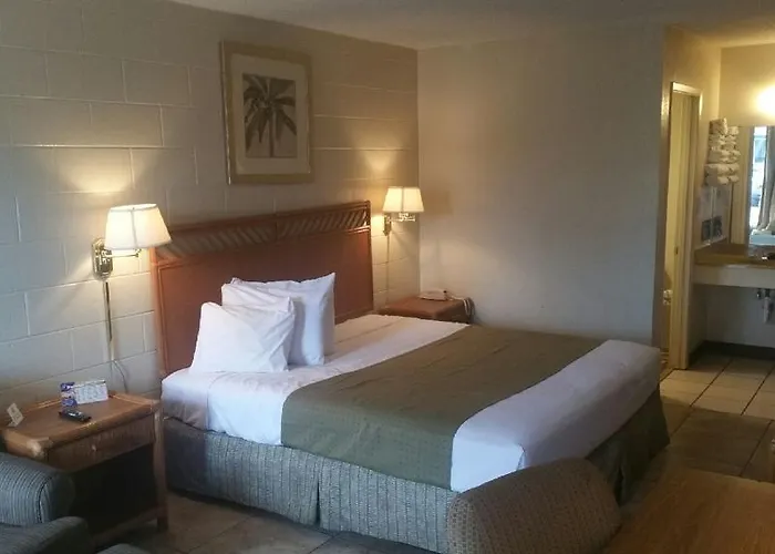 American Quality Lodge Panama City