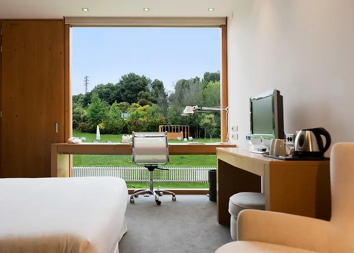 La Mola Hotel & Conference Center
