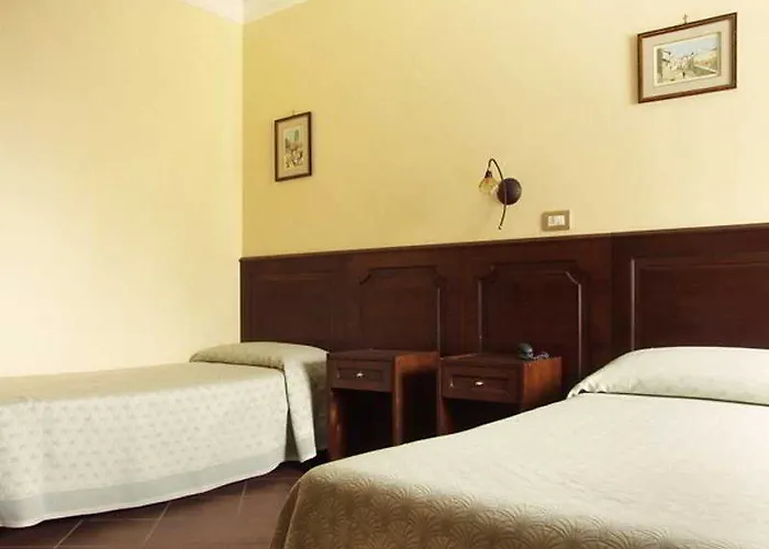 Hotel Dina'S