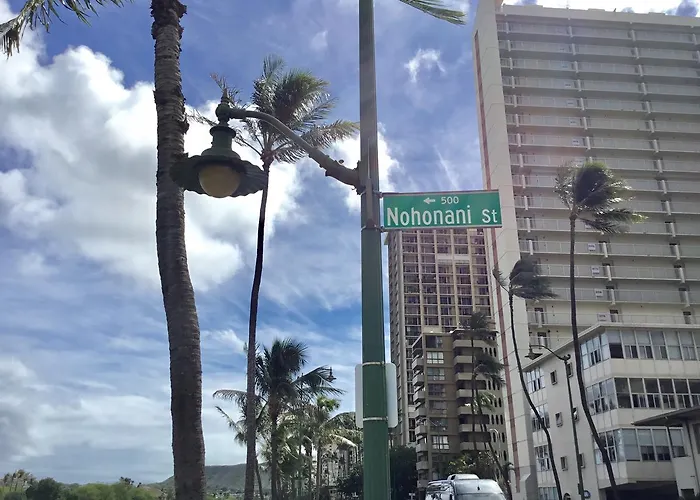 Holiday Surf Hotel Honolulu