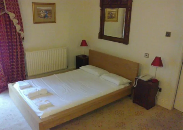 Sparkle Hotel Quinton