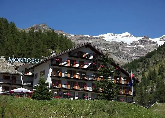 La Trinitè Monboso Hotel