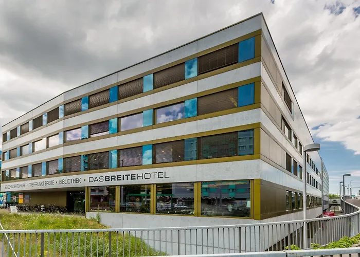 Dasbreitehotel am Rhein Basel
