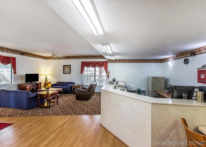 Econolodge Inn And Suites