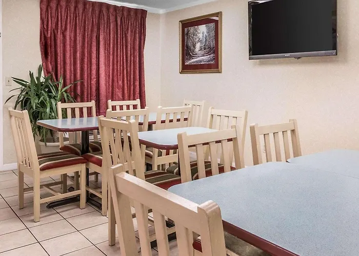 Rodeway Inn Madison Heights - Detroit