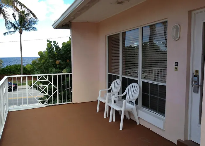 Getaways At Dover House Resort