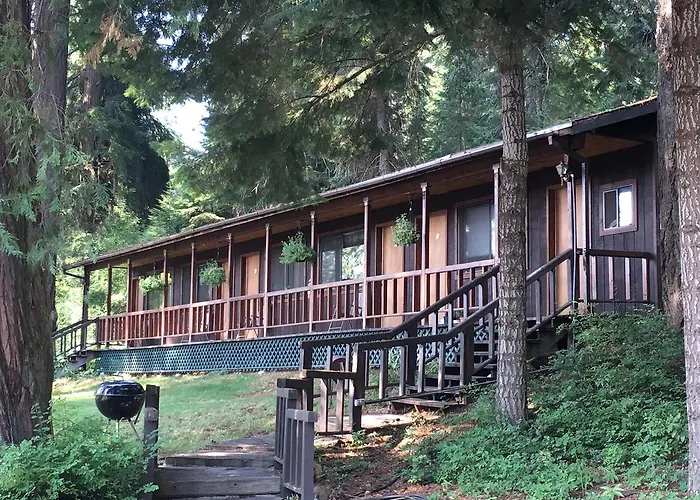 Crater Lake Gateway-Rocky Point Resort