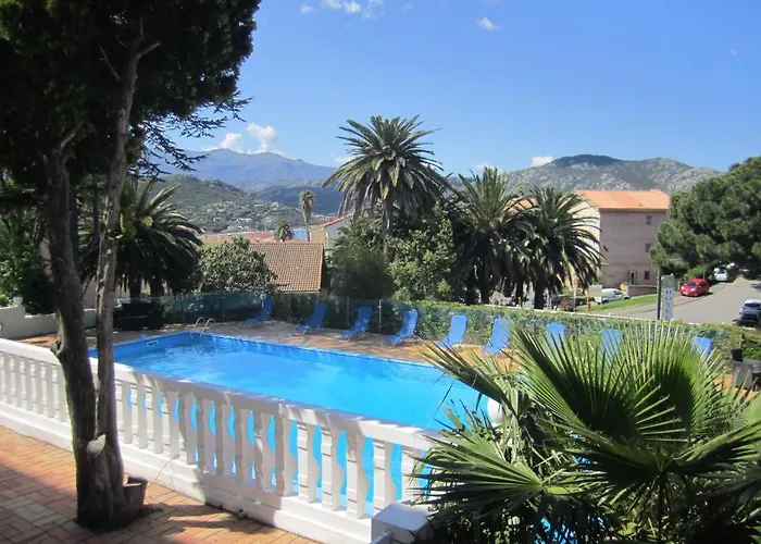 Hotel Madame Mere Saint-Florent 